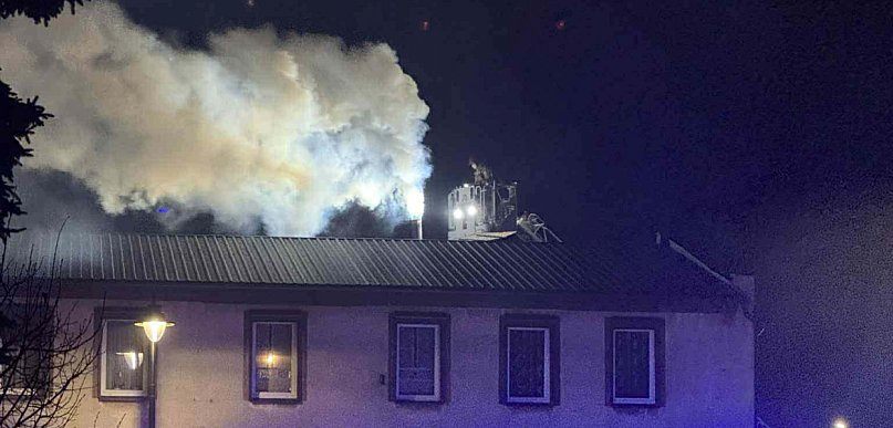 Pożar na Rynku w Jaraczewie Droga krajowa częściowo zablokowana (ZDJĘCIA)