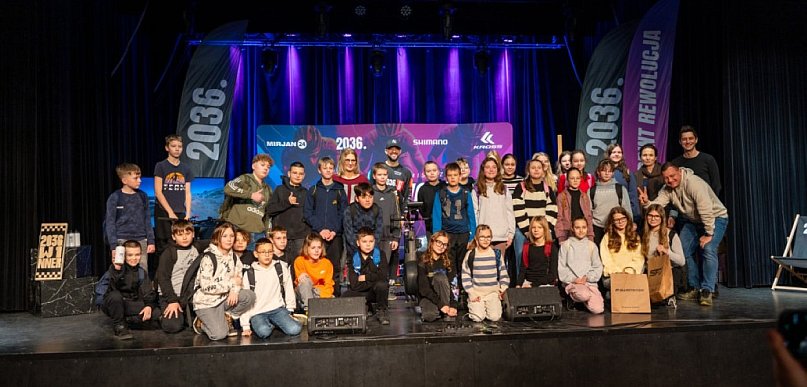 Sprint Rewolucja w Jarocinie. Uczniowie zmierzyli się z profesjonalnym trenażeram