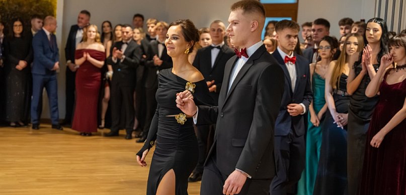 Studniówka 2025 maturzystów ZSP nr 1 w Jarocinie FOTORELACJA