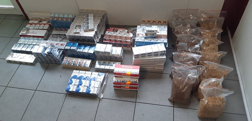 Handel nielegalnym tytoniem w Jarocinie. Wiemy, co grozi właścicielce sklepu