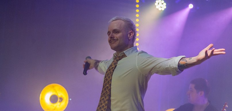 Gminny Dzień Kobiet z Filipem Mettlerem w Jaraczewie FOTORELACJA