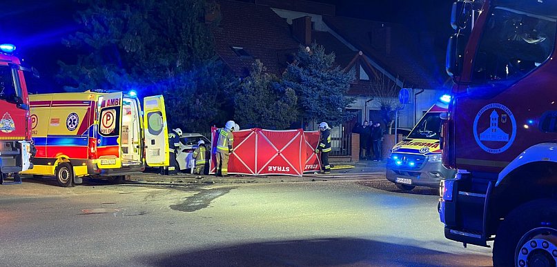 Zderzenie dwóch aut w Jarocinie.  Ranni trafili do szpitala (ZDJĘCIA)