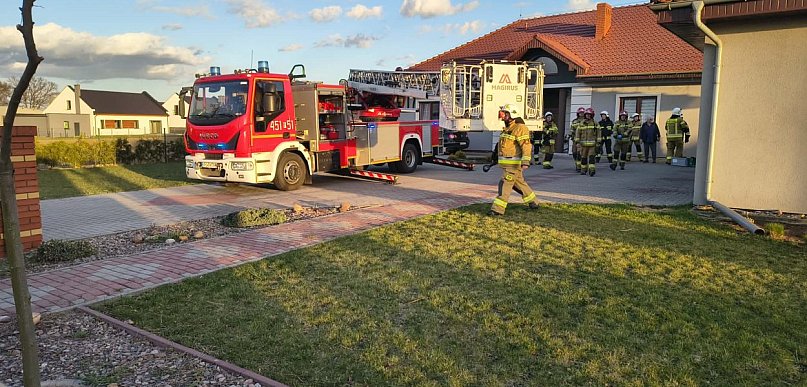 Trzy interwencje strażaków w święta. Kolizja i pożary w powiecie (ZDJĘCIA)