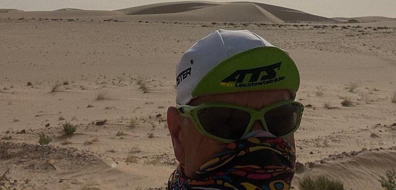 Jarocinianin przemierza Afrykę rowerem. Przed nim tysiące kilometrów do Dakaru