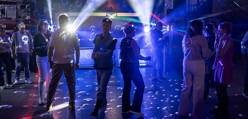 Dyskoteka jak za dawnych lat w JOK Jarocin FOTORELACJA