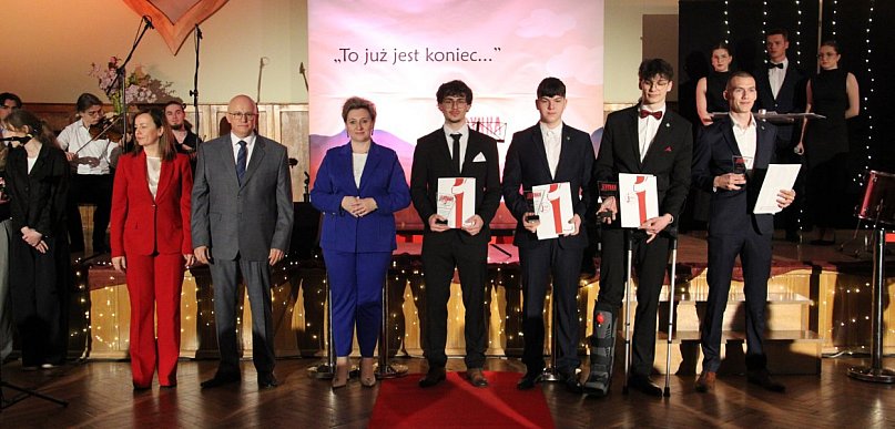Zakończenie roku maturzystów. Jubileusz, emocje i nowe wyzwania (ZDJĘCIA)