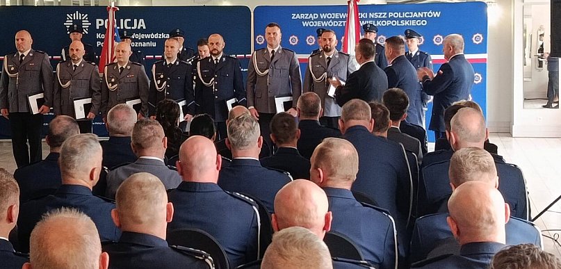 „Kryształowa Gwiazda ze wstęgą” dla policjanta z Jarocina. Decydowały sekundy