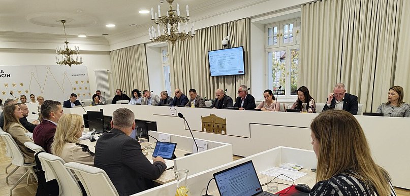 Nadzwyczajna sesja Rady Miejskiej w Jarocinie. O czym będą obradować radni?