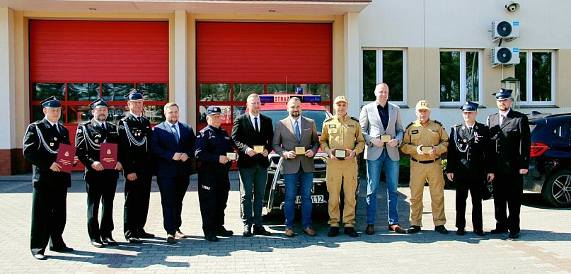 Święto strażaków ochotników w Jarocinie. Wręczono decyzje i przekazano samochód