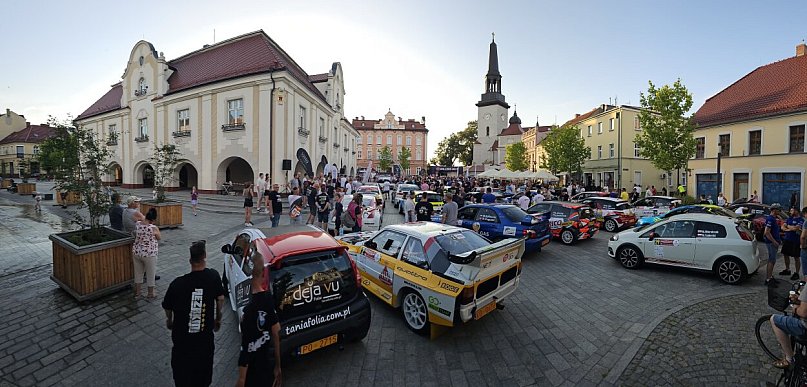 RALLY and RACE Rajd Jarociński - prezentacja załóg FOTORELACJA