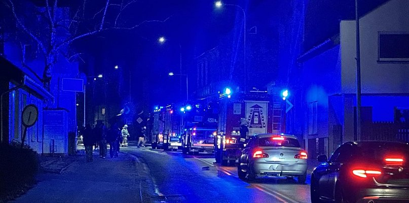 Pożar sadzy w kamienicy. Strażacy interweniują na ul. Św. Ducha (ZDJĘCIA)