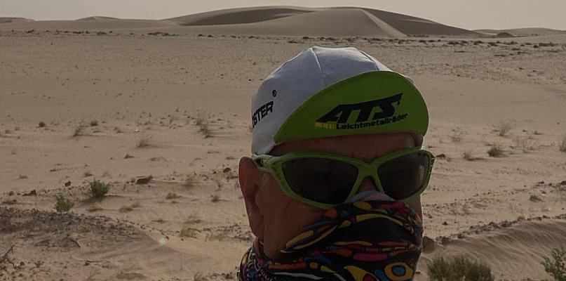 Jarocinianin przemierza Afrykę rowerem. Przed nim tysiące kilometrów do Dakaru