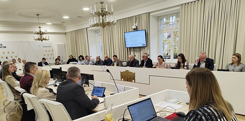 Obligacje, budżet i nieruchomości. O czym dziś dyskutują radni w Jarocinie?