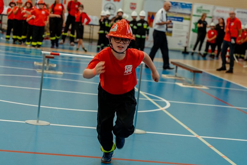 Dziecięce drużyny pożarnicze z całej Wielkopolski rywalizowały w Jarocinie