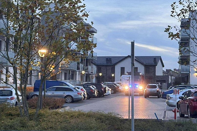 Dziecko zaklinowane w windzie