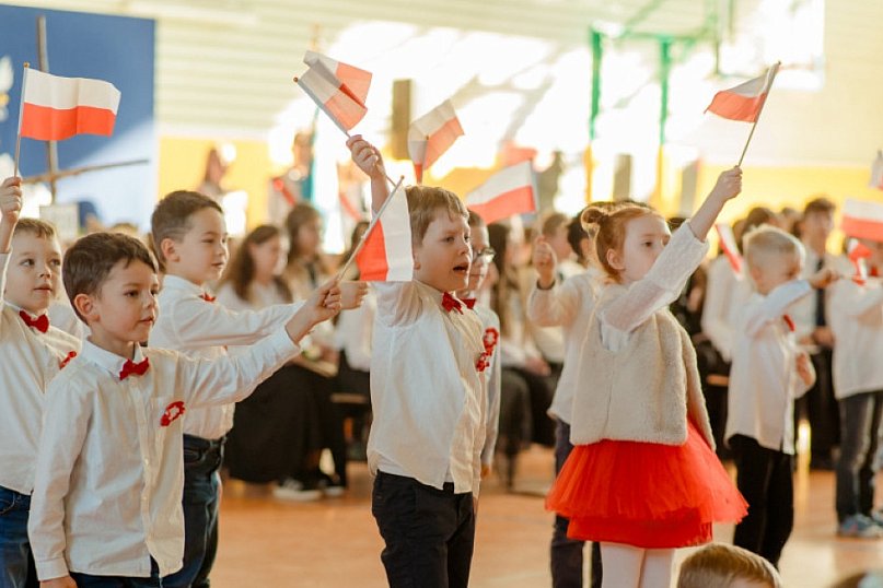 Akademia z okazji Narodowego Święta Niepodległości w ZS nr 4 w Jarocinie