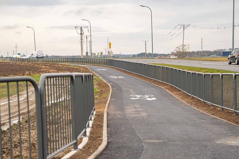 Nowa ścieżka rowerowa przy ul. Niedźwiedzińskiego w Jarocinie
