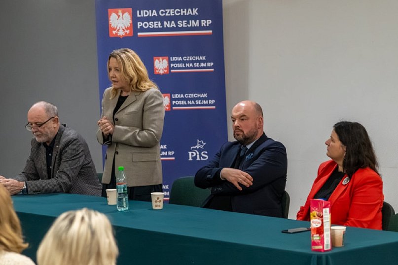 Mieszkańcy Jarocina debatowali o kluczowych sprawach kraju. Parlamentarzyści PiS na spotkaniu z cyklu „Czas Polski”