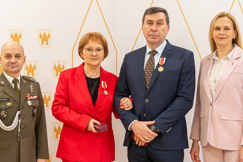 Państwo Tułazowie uhonorowani złotym medalem Ministra Obrony Narodowej