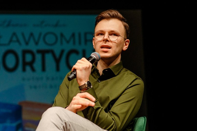 Gortych w Jarocinie: śmiech, anegdoty i długa kolejka po autografy