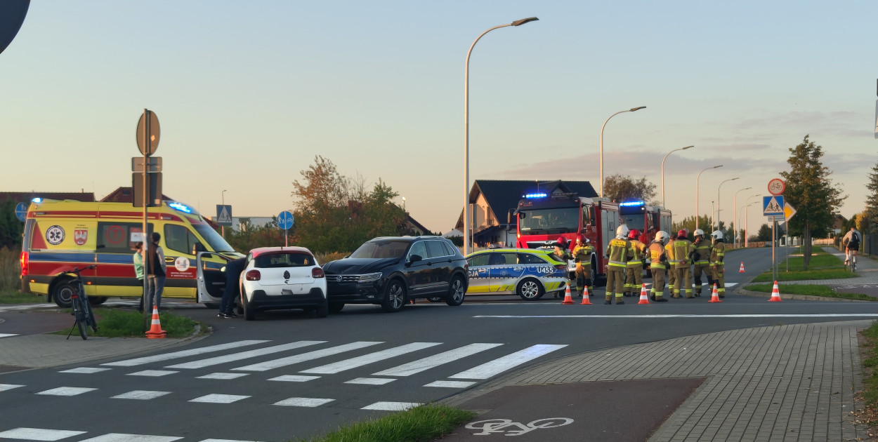 Kolizja na skrzyżowaniu w Jarocinie. Jedna osoba poszkodowana (ZDJĘCIA, NOWE)