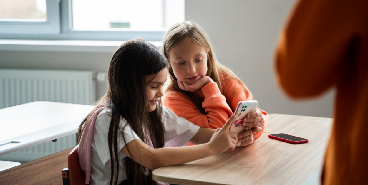 Zakaz telefonów w szkołach? Ministra zapowiada zdecydowany ruch