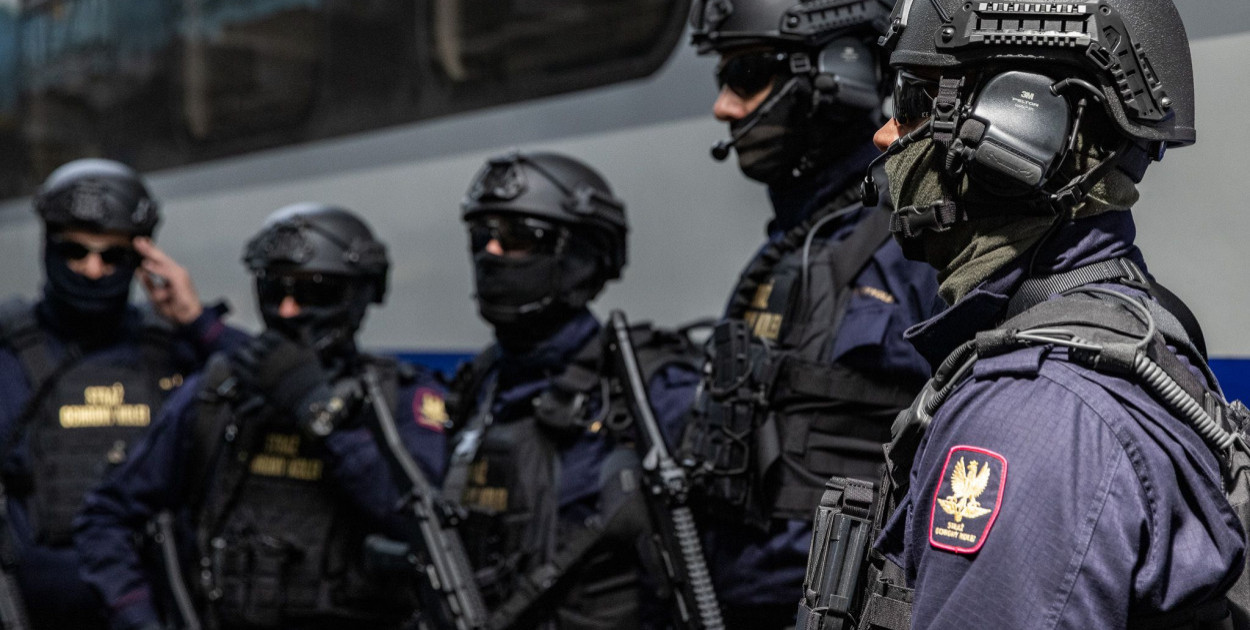 Duża akcja służb i zatrzymany pociąg pod Pleszewem. Co się wydarzyło w Kowalewie?