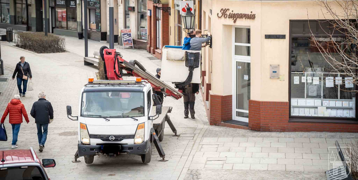 Nagły demontaż lamp w Jarocinie. Burmistrz żąda wyjaśnień od spółki