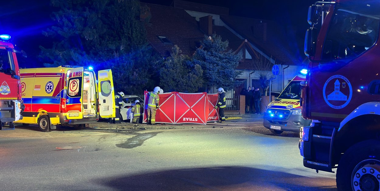 Zderzenie dwóch aut w Jarocinie.  Ranni trafili do szpitala (ZDJĘCIA)