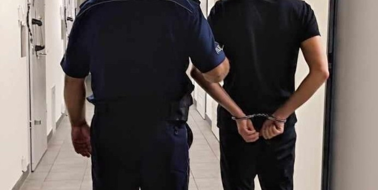 Handel narkotykami w Jarocinie. 22-latek odpowie za dziesiątki przestępstw